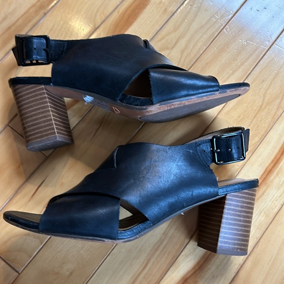 Clark’s black leather wrap shoe size 8 - Picture 8 of 10